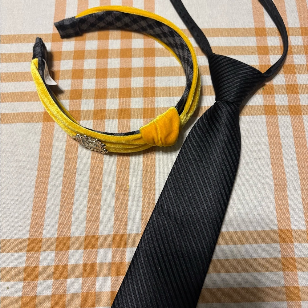 Huffle Puff Velvet Headband with Knot Detail, House Symbol and Tie